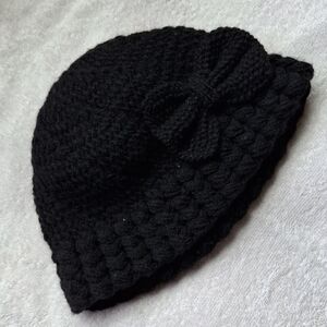 Chic Black Knit Women's Hat with Bow